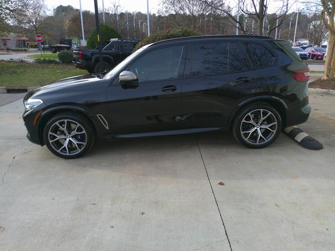 Used 2020 BMW X5 M50i w/ Executive Package image 10