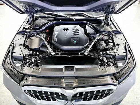 Used 2025 BMW 540i xDrive w/ Premium Package AWD/4WD image 9