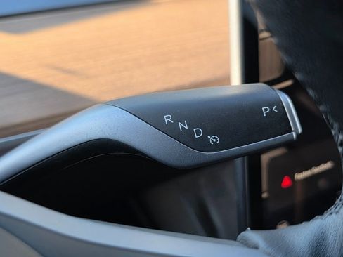 Used 2023 Tesla Model Y AWD image 35