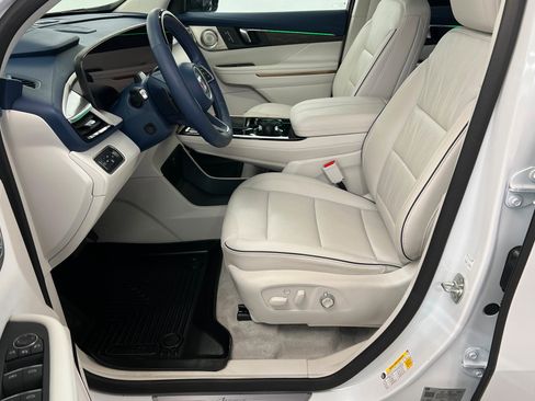 Used 2025 Buick Enclave Avenir w/ Super Cruise Package AWD/4WD image 18