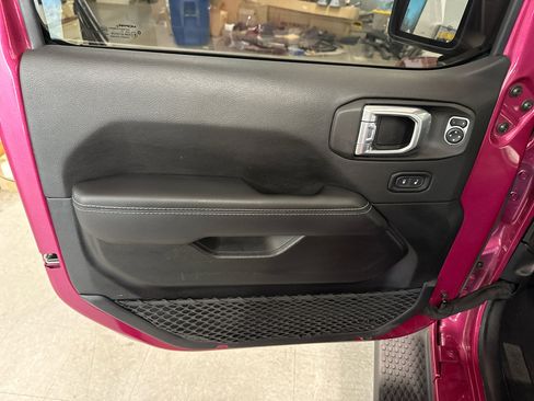 Used 2021 Jeep Wrangler Unlimited Sahara w/ Cold Weather Group image 29