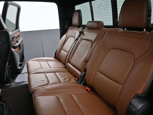 Used 2022 RAM 1500 Limited AWD/4WD image 15