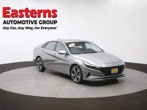 Used 2023 Hyundai Elantra SEL w/ Convenience Package FWD image 44