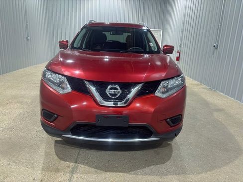 Used 2016 Nissan Rogue SV image 3