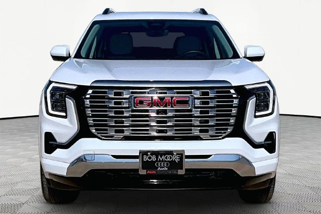 Used 2026 GMC Terrain Denali AWD/4WD image 3