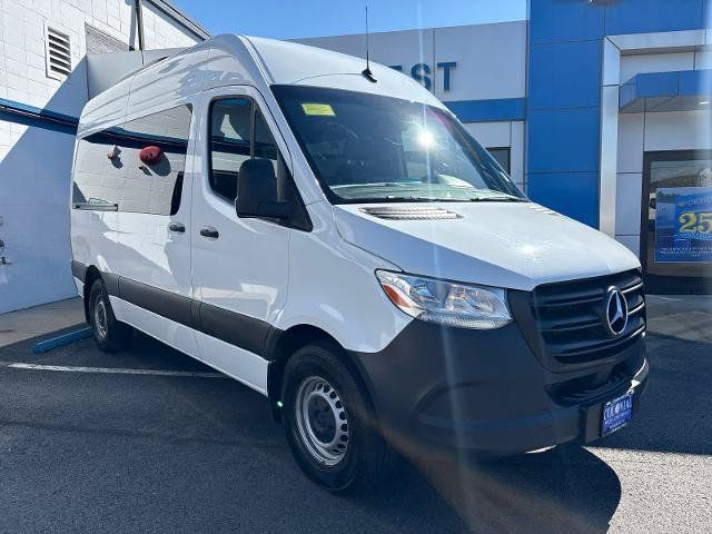 Used 2024 Mercedes-Benz Sprinter 2500 image 3