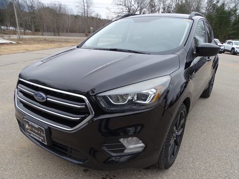 Used 2017 Ford Escape SE Sport w/ Equipment Group 201A image 4