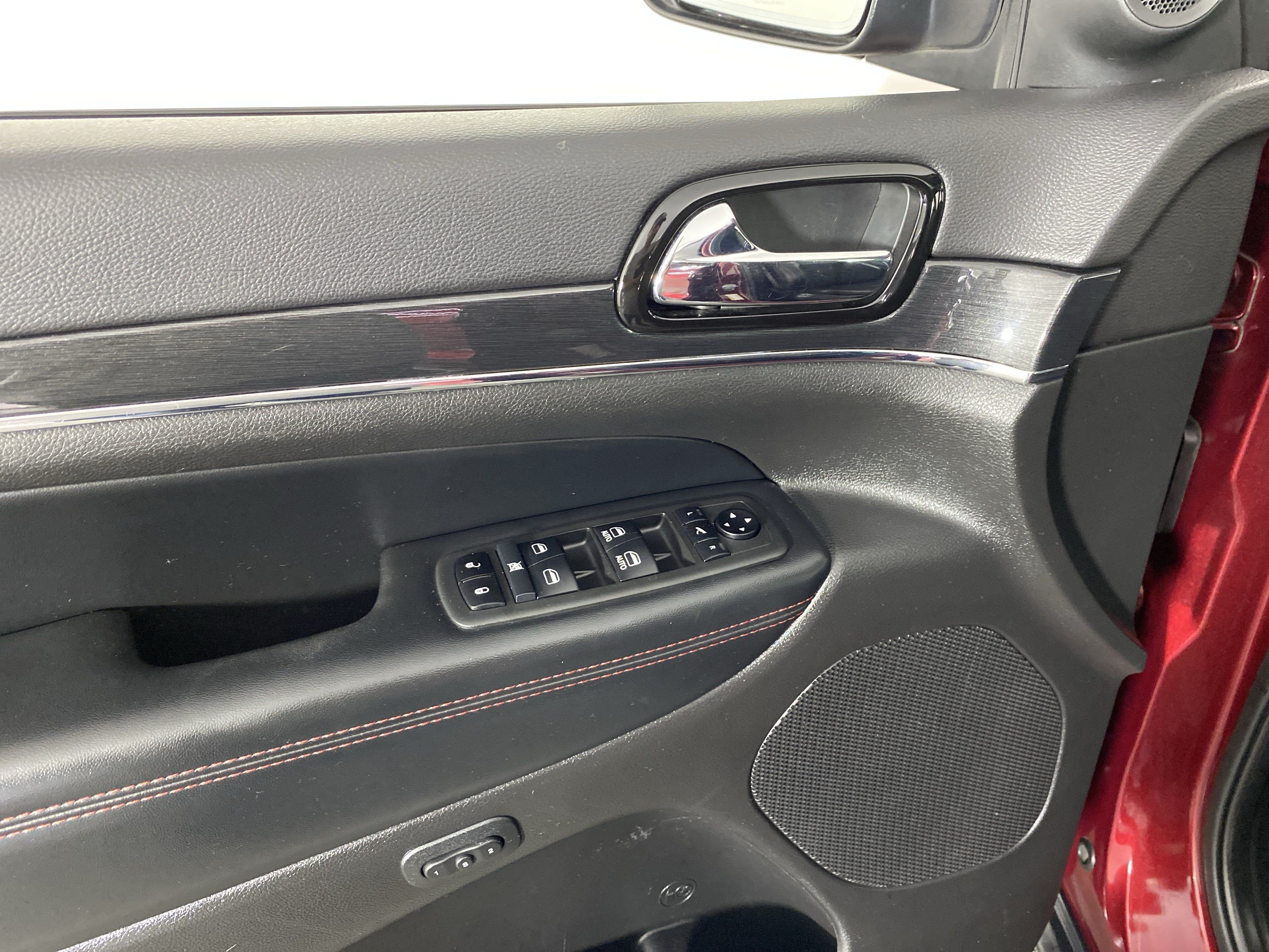 Used 2021 Jeep Grand Cherokee Trailhawk AWD/4WD image 16
