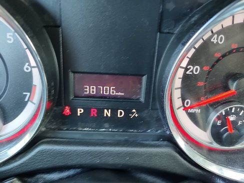 Used 2019 Dodge Grand Caravan SE FWD image 26