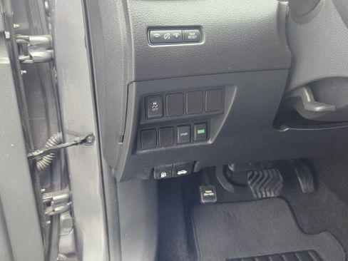 Used 2017 Nissan Rogue S FWD image 15