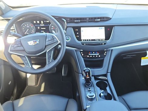 New 2025 Cadillac XT5 Sportv w/ Technology Package image 18