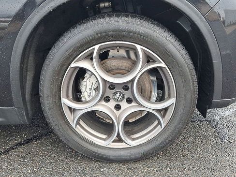 Used 2022 Alfa Romeo Stelvio Sprint image 12