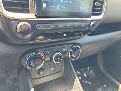Used 2020 Hyundai Venue SE FWD image 19
