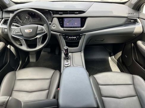 Certified 2025 Cadillac XT5 Premium Luxury w/ Technology Package AWD/4WD image 14