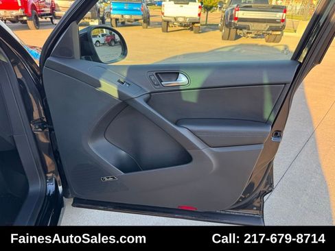 Used 2017 Volkswagen Tiguan SEL image 74