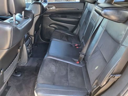 Used 2018 Jeep Grand Cherokee Altitude image 13