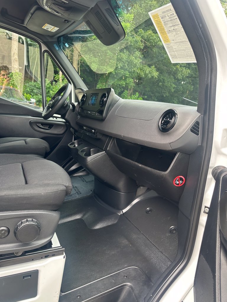 Used 2023 Mercedes-Benz Sprinter 2500 w/ Acoustic Package image 26