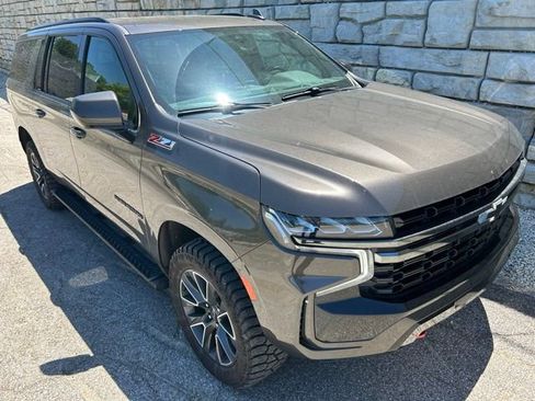 Used 2021 Chevrolet Suburban Z71 AWD/4WD image 7
