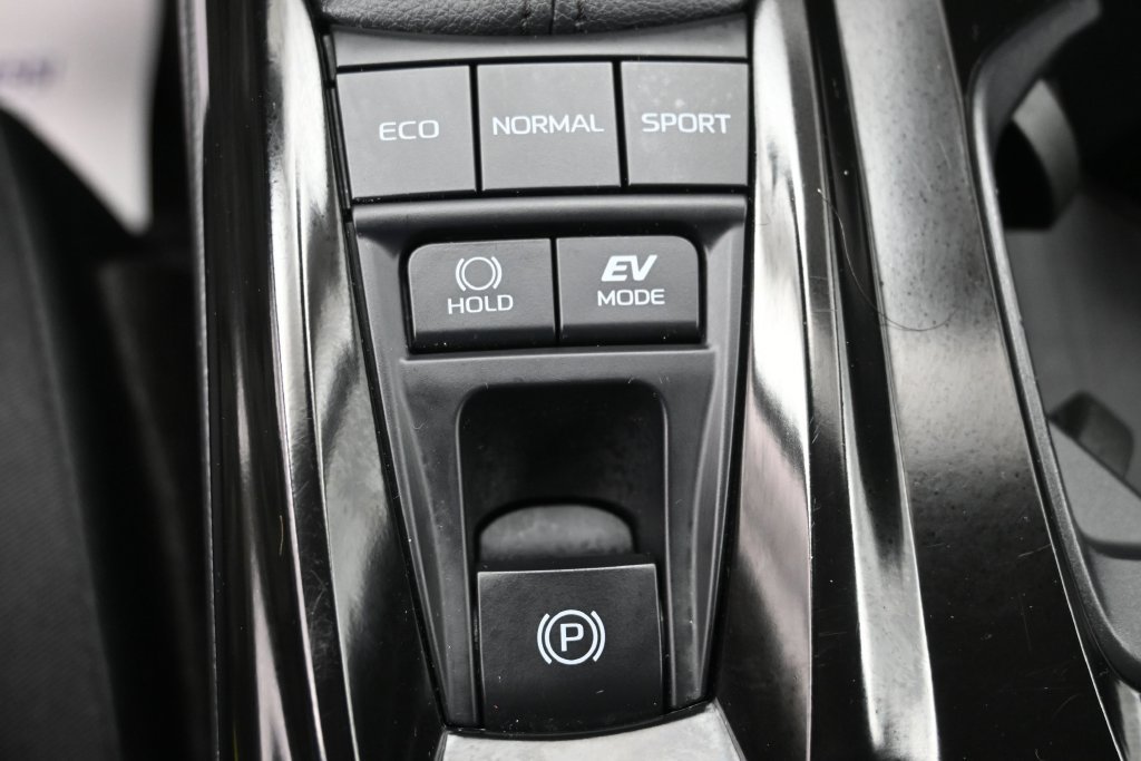 Used 2025 Toyota Camry LE FWD image 18