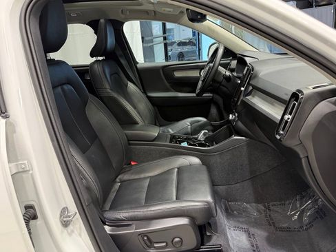 Used 2024 Volvo XC40 B5 Plus w/ Climate Package AWD/4WD image 27