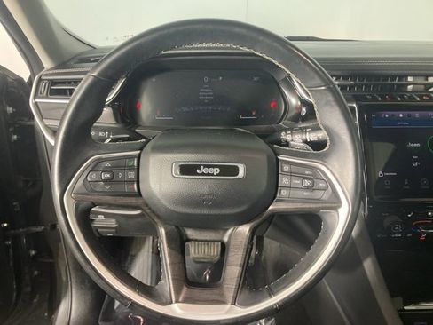 Used 2022 Jeep Grand Cherokee L Limited w/ Luxury Tech Group II image 11