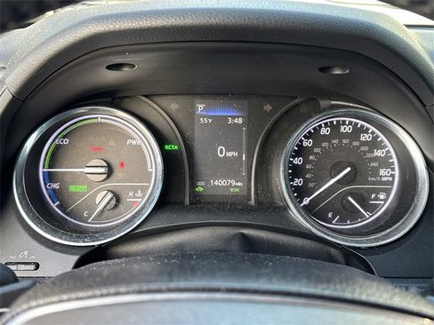 Used 2020 Toyota Camry SE w/ Sunroof Package image 26