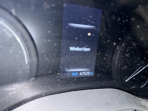 Used 2021 Toyota Sienna XLE w/ XLE Plus Package FWD image 6