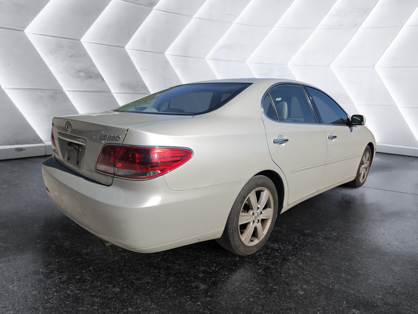 Used 2005 Lexus ES 330 FWD image 3