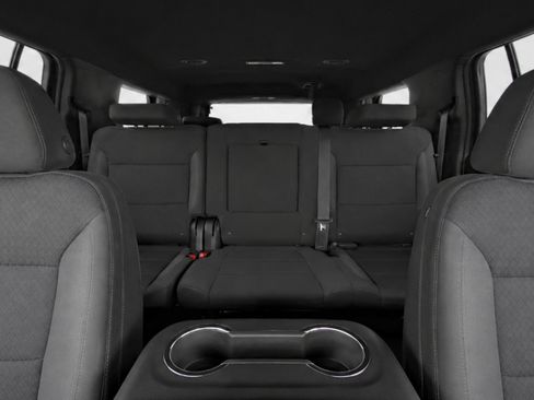 Used 2023 Chevrolet Suburban LS RWD image 21
