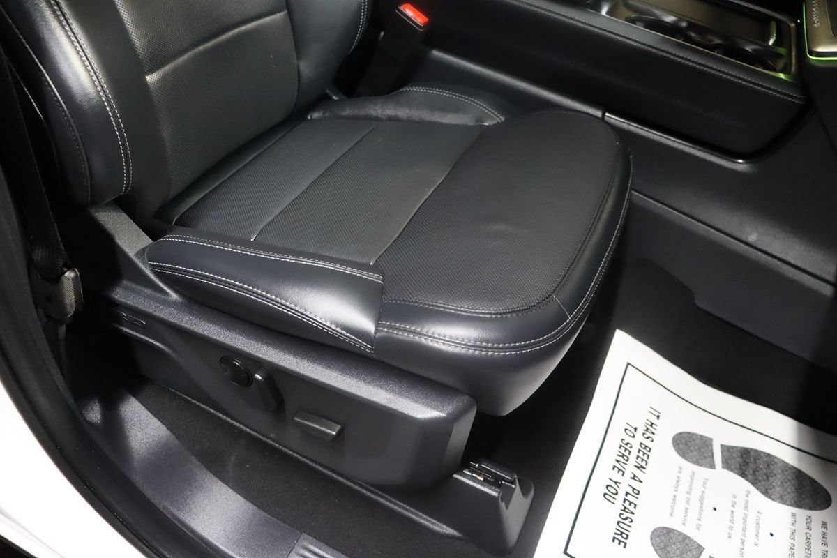 Used 2025 Ford Expedition Platinum w/ Driver's Package AWD/4WD image 69