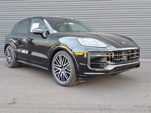 New 2026 Porsche Cayenne GTS image 29