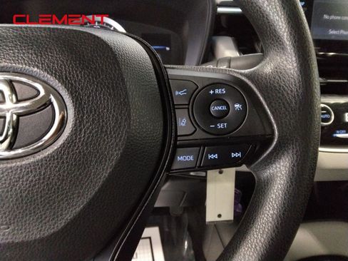 Used 2022 Toyota Corolla LE image 14