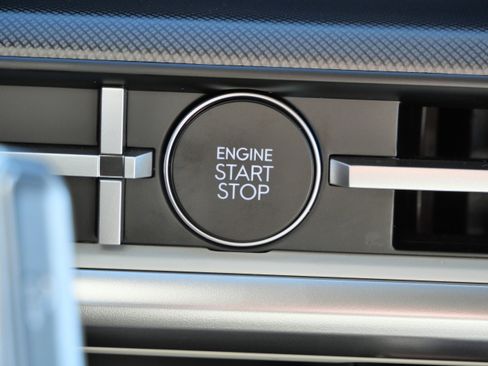 Certified 2025 Hyundai Santa Fe SEL image 30