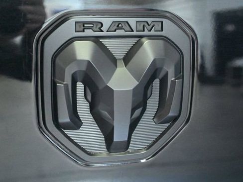 Used 2020 RAM 2500 Laramie w/ Night Edition image 9