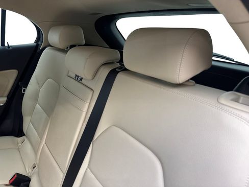 Used 2018 Mercedes-Benz GLA 250 image 32
