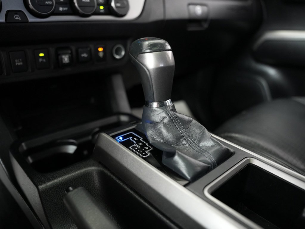 Used 2020 Toyota Tacoma Limited AWD/4WD image 32