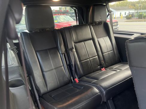 Used 2012 Lincoln Navigator L 4WD image 19