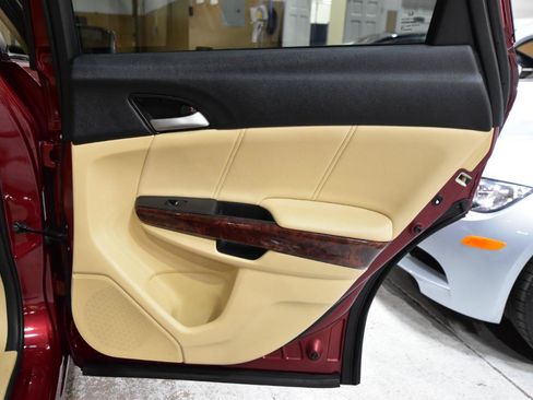 Used 2010 Honda Crosstour EX-L image 30