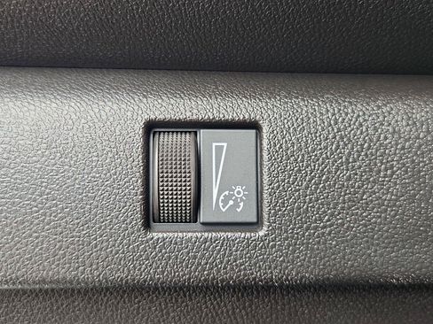 Used 2023 Chevrolet Colorado Trail Boss AWD/4WD image 18