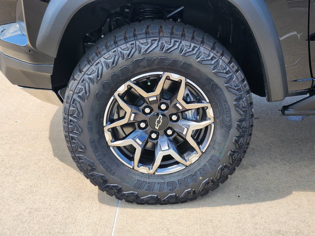New 2026 Chevrolet Colorado ZR2 w/ Technology Package AWD/4WD image 8