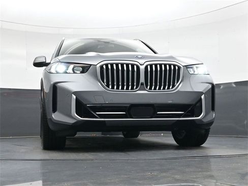 New 2026 BMW X5 xDrive50e image 35