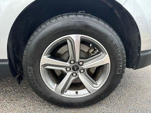 Certified 2024 Ford Edge SEL w/ Convenience Package AWD/4WD image 10