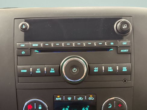 Used 2010 GMC Sierra 1500 SLE w/ Power Pack Plus AWD/4WD image 15