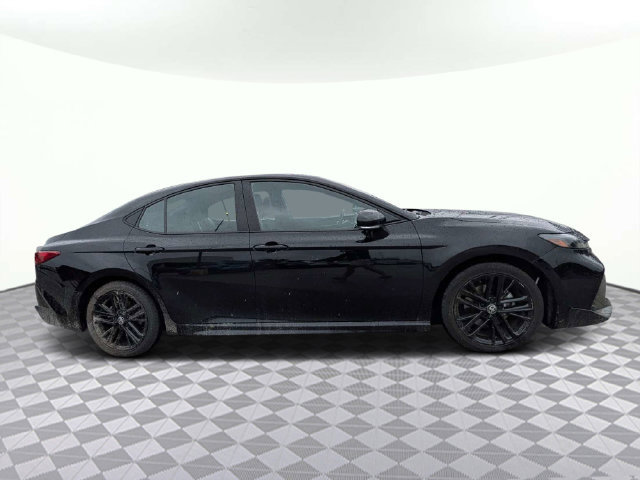 Used 2025 Toyota Camry SE FWD image 3