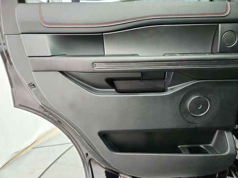 Used 2019 Ford Expedition Limited w/ Equipment Group 303A AWD/4WD image 30