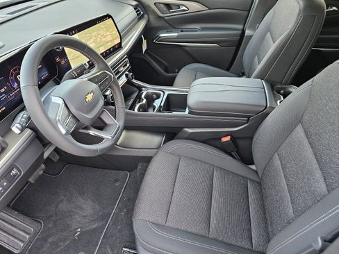 New 2027 Chevrolet Traverse LT FWD image 14