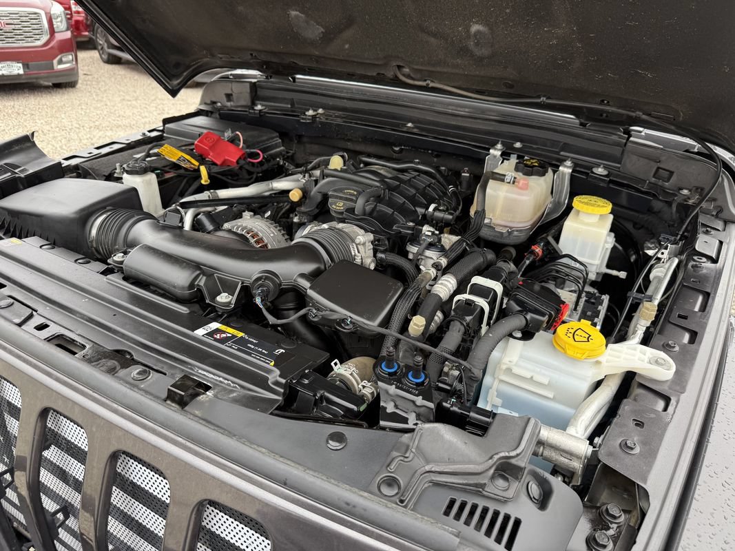 Used 2023 Jeep Gladiator Sport AWD/4WD image 38