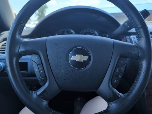 Used 2010 Chevrolet Avalanche LT RWD image 15