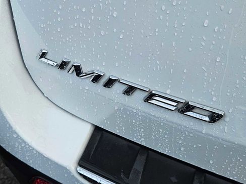 Used 2023 Ford Explorer Limited image 15