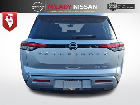New 2025 Nissan Pathfinder SL image 6